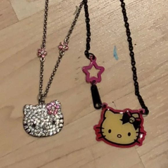 Bundle of 2 pc Hello Kitty Necklace Girls - Picture 8 of 8